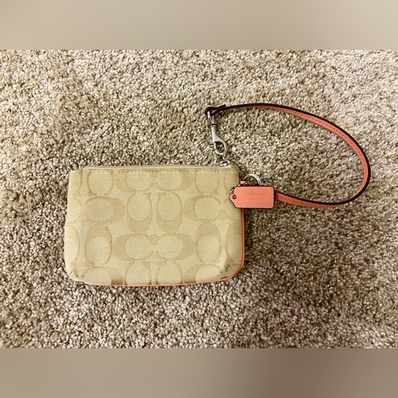 Coach wristlet - Picture 2 of 5
